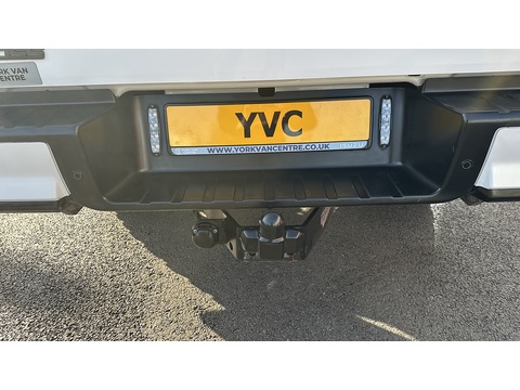 1.9 TD V-Cross Pickup Double Cab 4dr Diesel Auto 4WD Euro 6 (s/s) (164 ps)