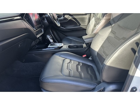 1.9 TD V-Cross Pickup Double Cab 4dr Diesel Auto 4WD Euro 6 (s/s) (164 ps)