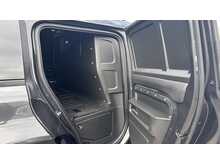 2025 75 LAND ROVER DEFENDER 3.0 D250 X-DYNAMIC COMMERCIAL 250PS