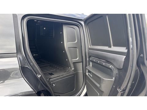 3.0 D250 MHEV X-Dynamic SE Hard Top SUV 5dr Diesel Auto 4WD MWB Euro 6 (s/s) (249 ps)