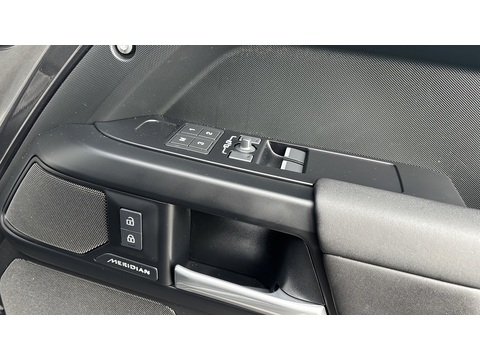 3.0 D250 MHEV X-Dynamic SE Hard Top SUV 5dr Diesel Auto 4WD MWB Euro 6 (s/s) (249 ps)