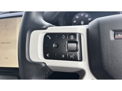 3.0 D250 MHEV X-Dynamic SE Hard Top SUV 5dr Diesel Auto 4WD MWB Euro 6 (s/s) (249 ps)