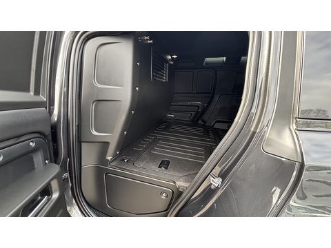 3.0 D250 MHEV X-Dynamic SE Hard Top SUV 5dr Diesel Auto 4WD MWB Euro 6 (s/s) (249 ps)