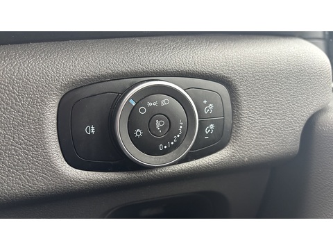 2.0 350 EcoBlue Leader Chassis Double Cab 4dr Diesel Manual RWD L3 Euro 6 (s/s) (130 ps)