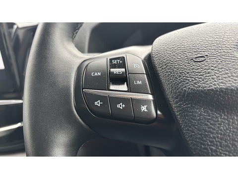 2.0 460 EcoBlue Limited Minibus Double Cab 5dr Diesel Auto RWD L4 H3 Euro 6 (s/s) (17 Seat, DRW) (165 ps)