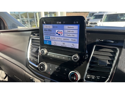 2.0 300 EcoBlue Limited Crew Van Double Cab 5dr Diesel Manual L1 H1 Euro 6 (s/s) (6 Seat) (130 ps)