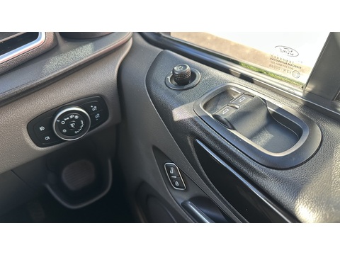 2.0 300 EcoBlue Limited Crew Van Double Cab 5dr Diesel Manual L1 H1 Euro 6 (s/s) (6 Seat) (130 ps)