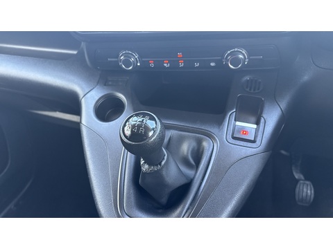 1.5 Turbo D 2300 Edition Panel Van 4dr Diesel Manual L2 H1 Euro 6 (s/s) (100 ps)