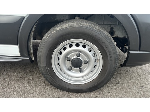 2.0 350 EcoBlue HD Leader Chassis Double Cab 4dr Diesel Manual RWD L4 Euro 6 (s/s) (130 ps)