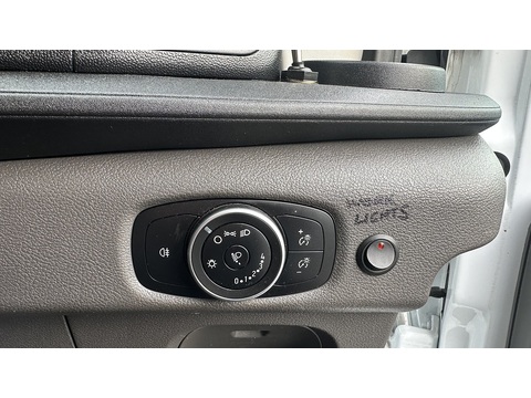 2.0 350 EcoBlue HD Leader Chassis Double Cab 4dr Diesel Manual RWD L4 Euro 6 (s/s) (130 ps)