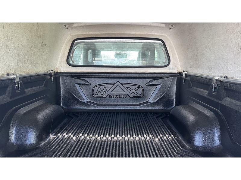 Toyota 2.4 D-4D Active Extra Pickup Extended Cab 4dr Diesel Manual 4WD Euro 6 (s/s) (150 ps)