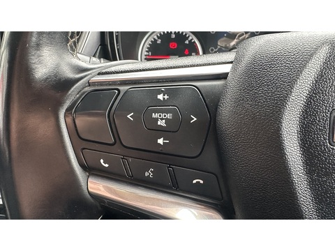 1.9 TD DL40 Pickup Double Cab 4dr Diesel Manual 4WD Euro 6 (s/s) (164 ps)