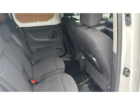 1.5 BlueHDi 850 Professional Premium Long Crew Van Double Cab 6dr Diesel Manual LWB Euro 6 (100 bhp)