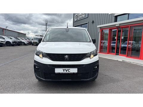 1.5 BlueHDi 850 Professional Premium Long Crew Van Double Cab 6dr Diesel Manual LWB Euro 6 (100 bhp)