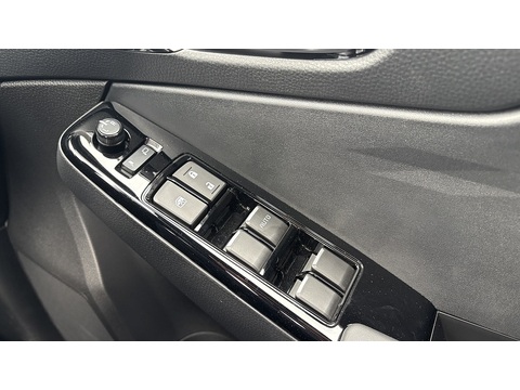 1.9 TD V-Cross Commercial Pickup 4dr Diesel Auto 4WD Euro 6 (s/s) (164 ps)