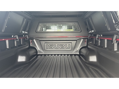 1.9 TD V-Cross Commercial Pickup 4dr Diesel Auto 4WD Euro 6 (s/s) (164 ps)