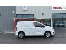 Toyota PROACE CITY BlueHDi Design 