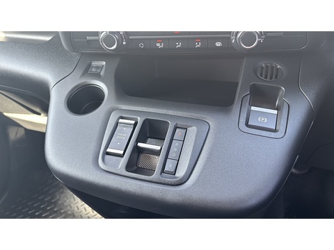 50kWh Icon Short Panel Van 5dr Electric Auto SWB (7kW OBC) (136 ps)