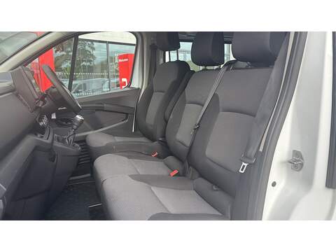 2.0 dCi Blue LL30 Business+ Crew Van Double Cab 6dr Diesel Manual L2 H1 Euro 6 (s/s) (130 ps)