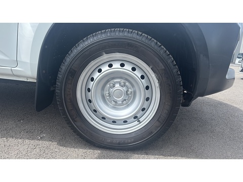 1.9 TD Utility Pickup Double Cab 4dr Diesel Manual 4WD Euro 6 (s/s) (164 ps)