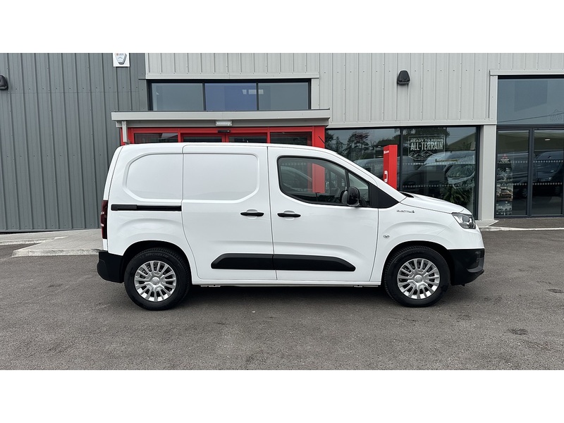 Toyota 50kWh Icon Short Panel Van 5dr Electric Auto SWB (7kW OBC) (136 ps)