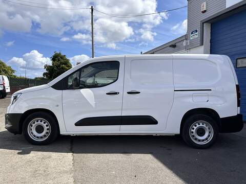 Vauxhall Combo Turbo D 2300 Edition 1.5 6dr Combi Van Manual Diesel - U4465