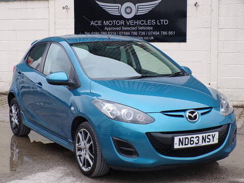 Mazda Mazda2 1.6 e-HDi Airdream DStyle Red Hatchback 3dr Diesel Manual Euro 5 (s/s) (90 ps)