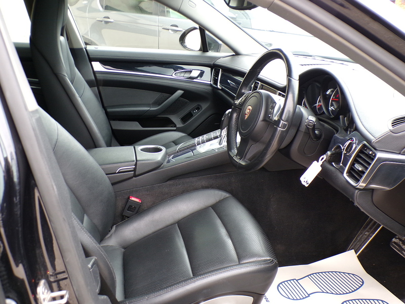 Porsche Panamera D V6 - U1654