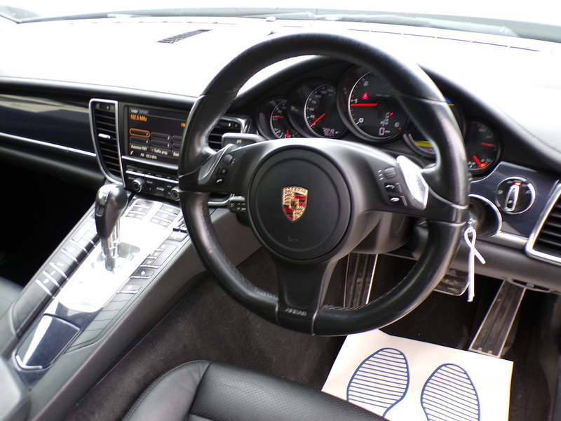 Porsche Panamera D V6 - U1654