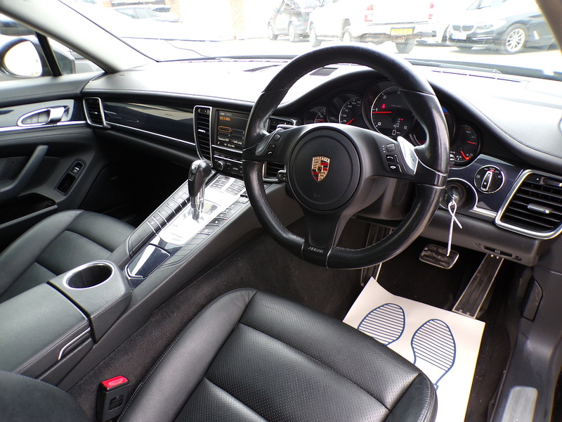 Porsche Panamera D V6 - U1654