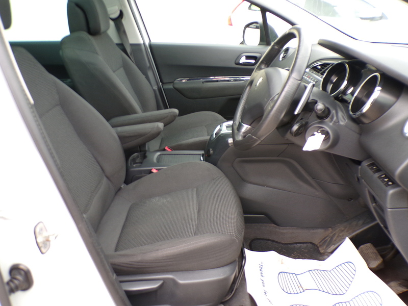 Peugeot 5008 e-HDi Allure - U1663