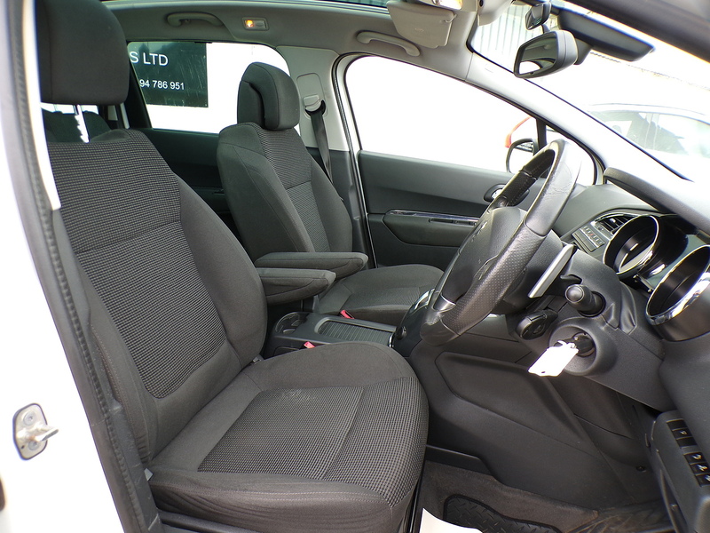 Peugeot 5008 e-HDi Allure - U1663