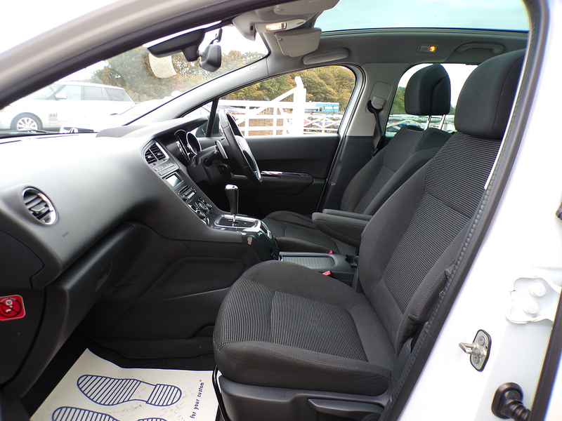 Peugeot 5008 e-HDi Allure - U1663