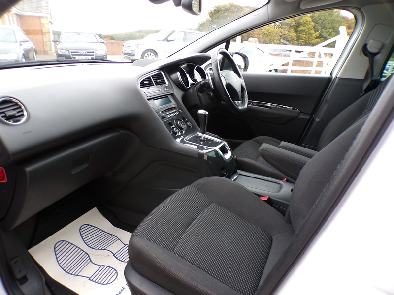 Peugeot 5008 e-HDi Allure - U1663