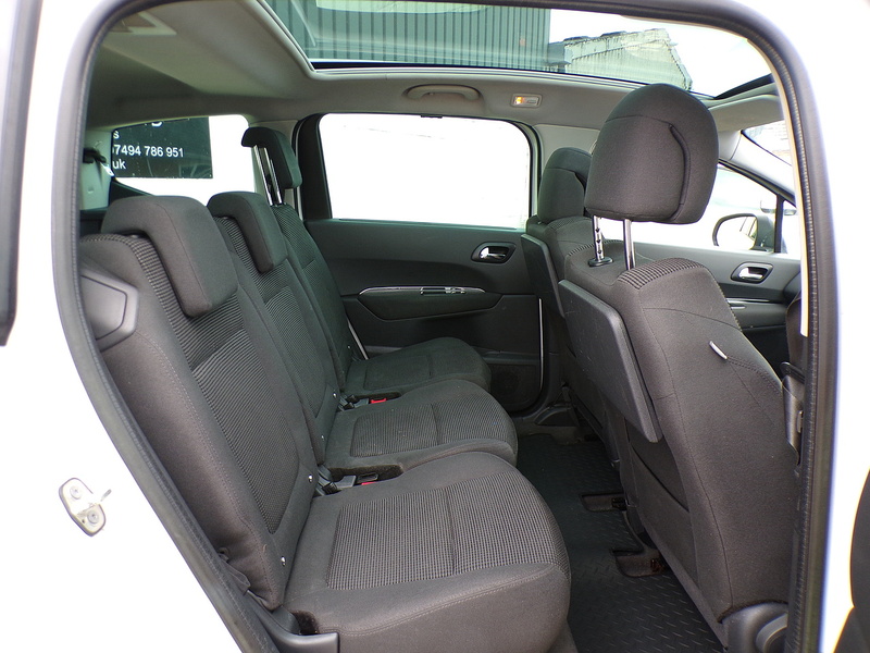 Peugeot 5008 e-HDi Allure - U1663