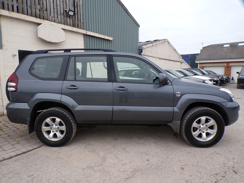 Toyota Land Cruiser D-4D LC4 - U1673