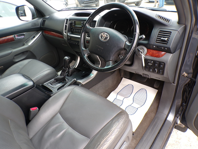 Toyota Land Cruiser D-4D LC4 - U1673