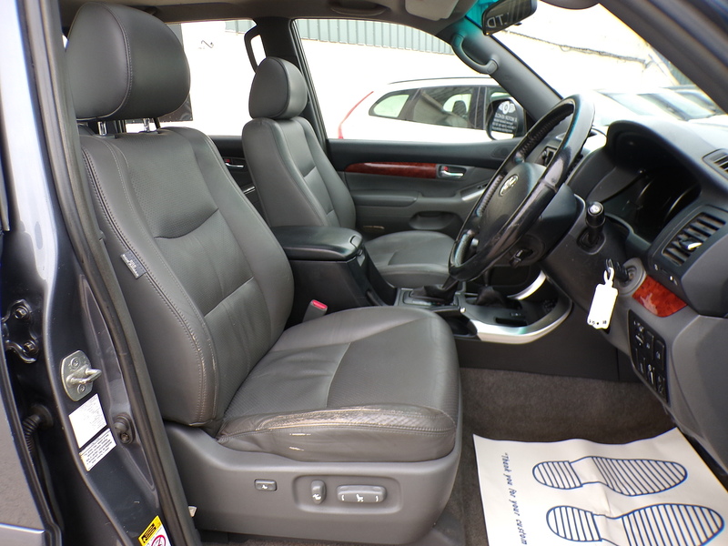 Toyota Land Cruiser D-4D LC4 - U1673