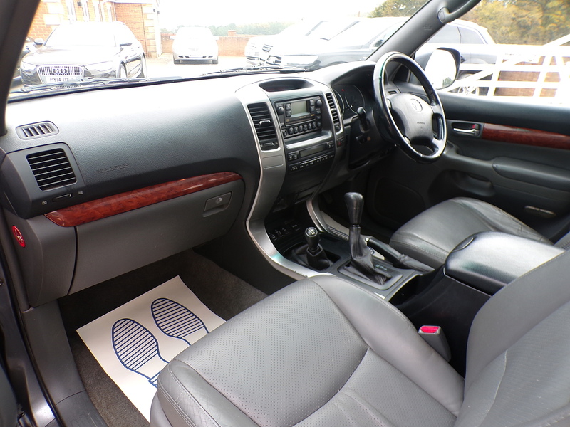 Toyota Land Cruiser D-4D LC4 - U1673