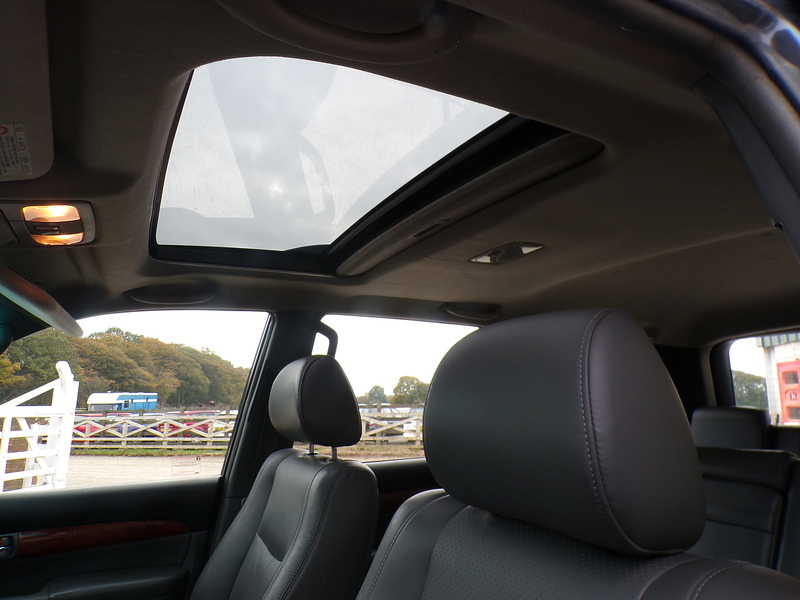 Toyota Land Cruiser D-4D LC4 - U1673