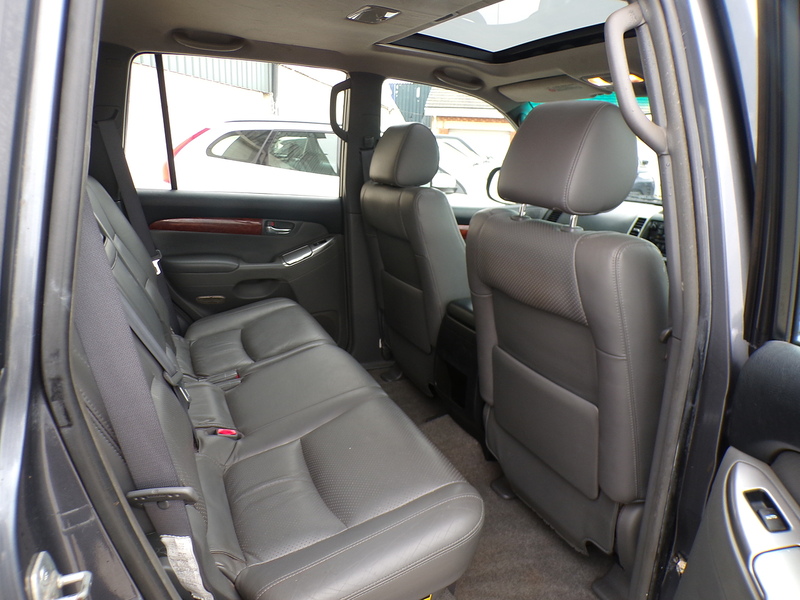 Toyota Land Cruiser D-4D LC4 - U1673