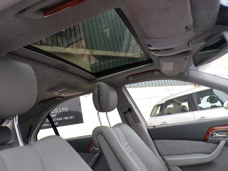 Mercedes-Benz S Class S500 - U1677