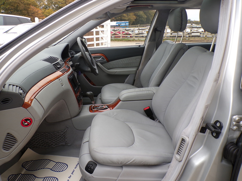 Mercedes-Benz S Class S500 - U1677