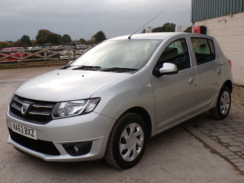 Dacia Sandero Laureate - U1695