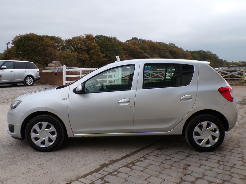 Dacia Sandero Laureate - U1695