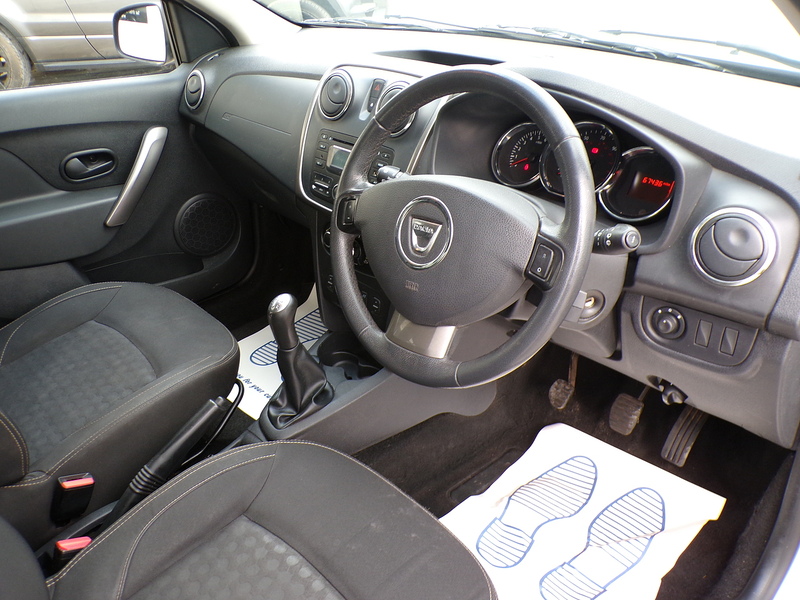 Dacia Sandero Laureate - U1695