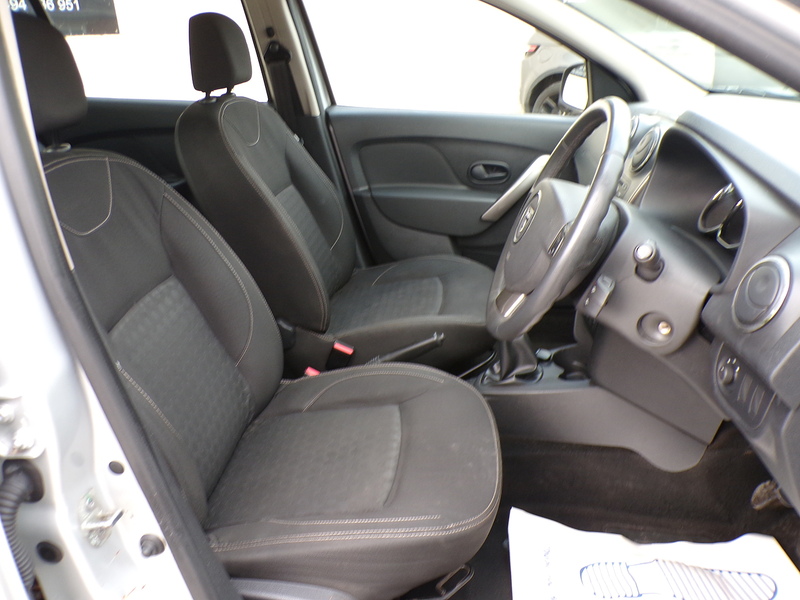 Dacia Sandero Laureate - U1695