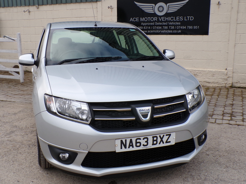 Dacia Sandero Laureate - U1695