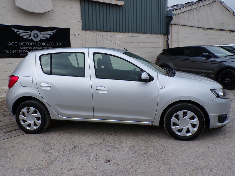 Dacia Sandero Laureate - U1695