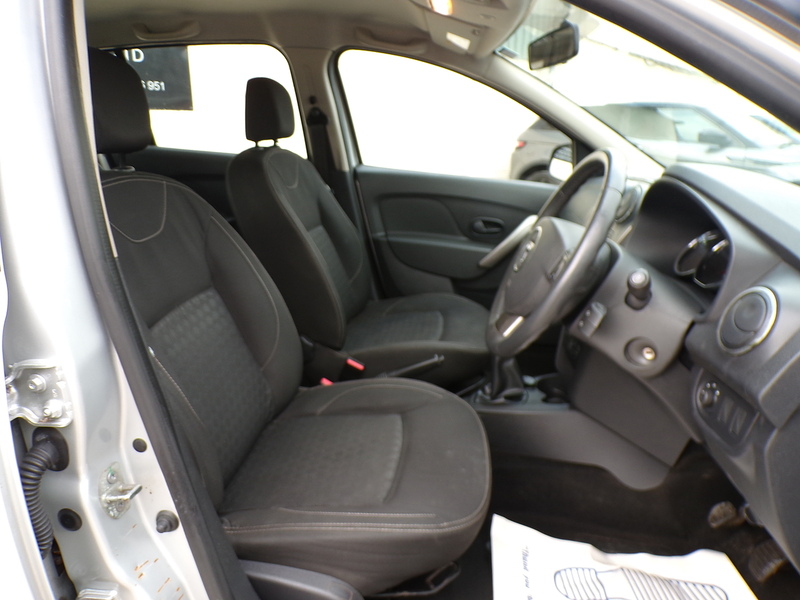 Dacia Sandero Laureate - U1695